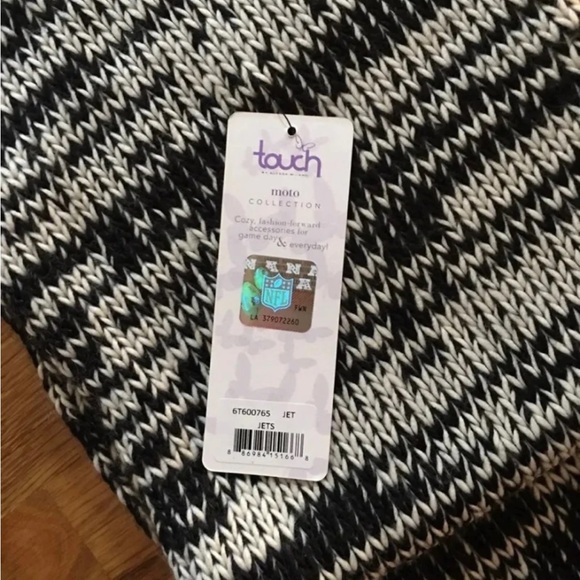 Touch by Alyssa Milano Black and White Knit Scarf - Picture 1 of 5